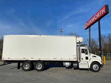 5" CURBSIDE DOORS,. . 26 ft reefer box truck for sale
